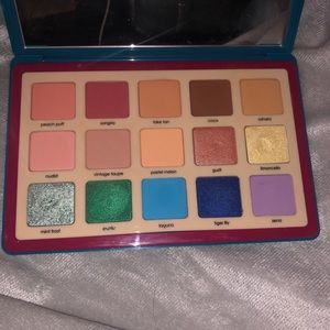 Natasha Denona  tropical palette